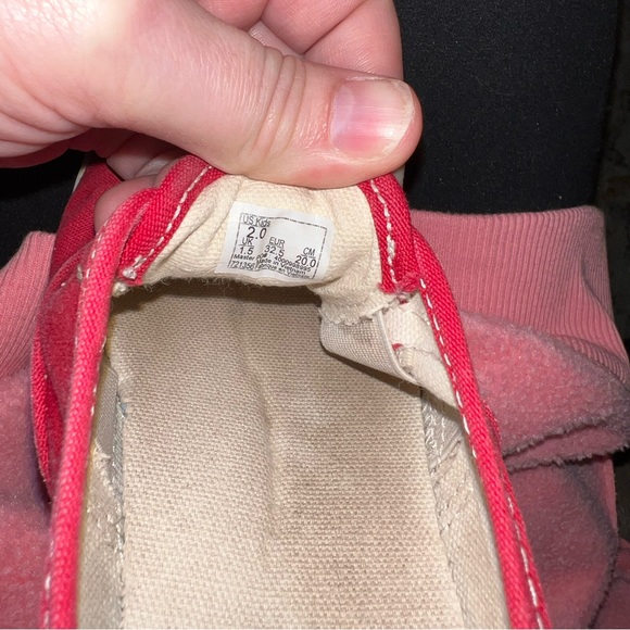 Girls Slide on red Vans size 2 - Picture 2 of 5